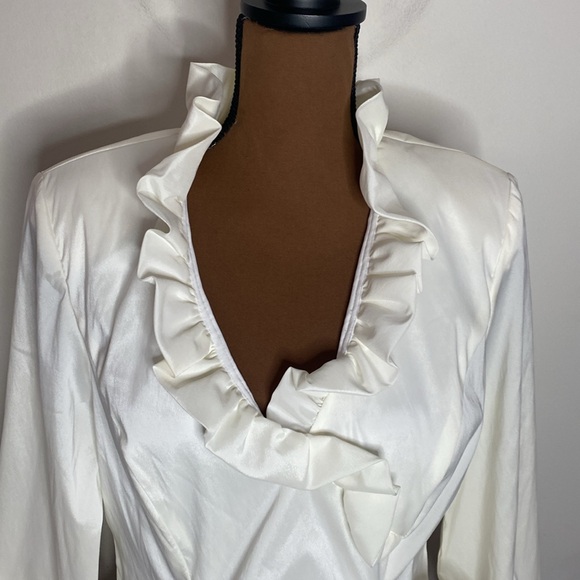 XSCAPE ivory ruffled special occasion top with rhinestone button buckle size 12 - Picture 6 of 15